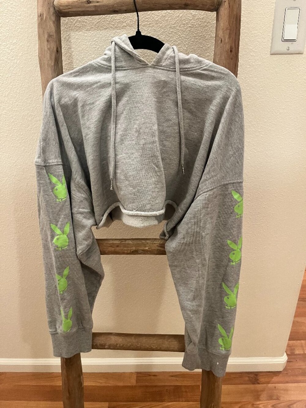 Playboy x Missguided Cropped Bunny Logo Hoodie – Size XS